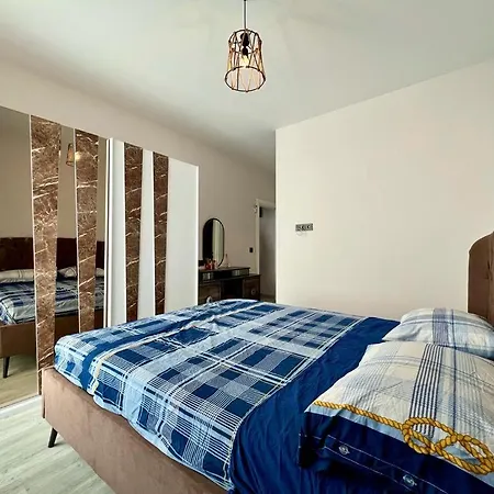 2 Bedrooms Luxury Flat Close To The In 아파트