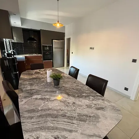 Apartament 2 Bedrooms Luxury Flat Close To The In *