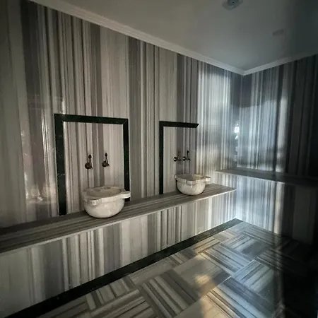 2 Bedrooms Luxury Flat Close To The In *