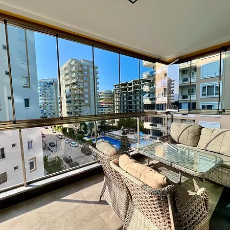 2 Bedrooms Luxury Flat Close To The In Apartmán